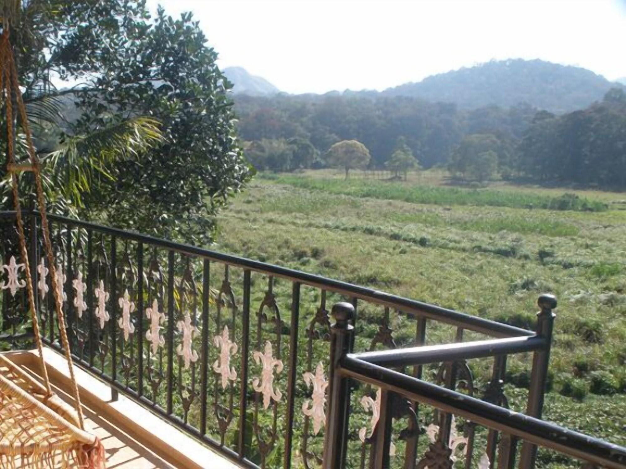 Jungle Palace Homestay Thekkady Luaran gambar