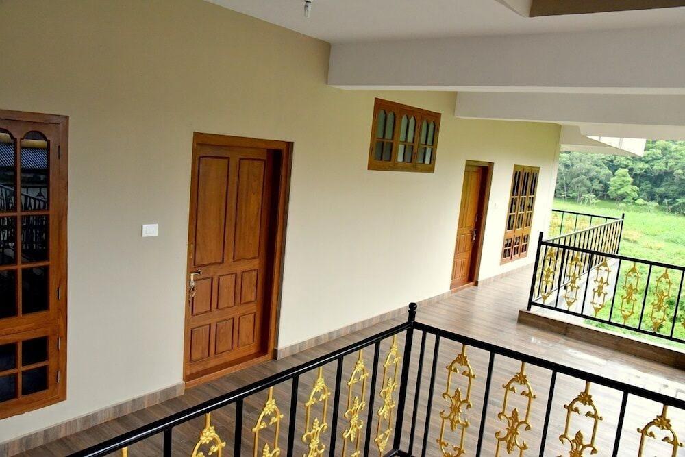 Jungle Palace Homestay Thekkady Luaran gambar