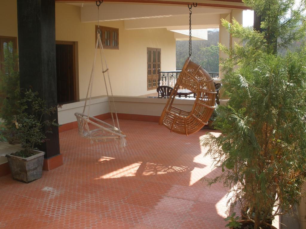 Jungle Palace Homestay Thekkady Luaran gambar