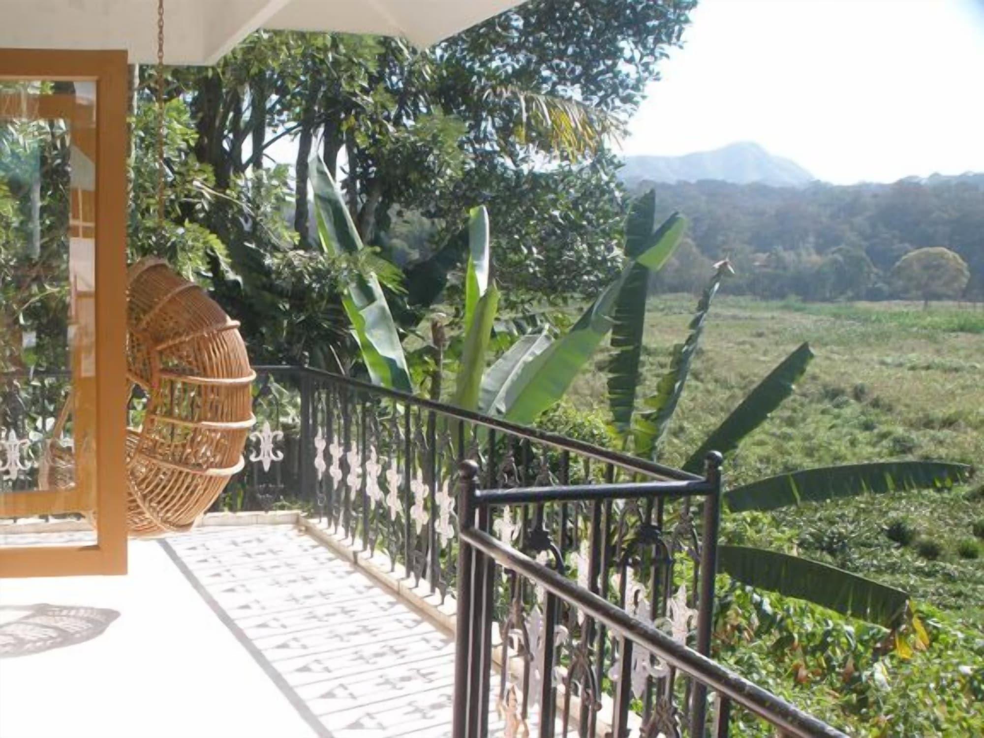 Jungle Palace Homestay Thekkady Luaran gambar
