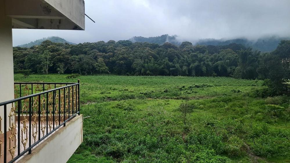 Jungle Palace Homestay Thekkady Luaran gambar