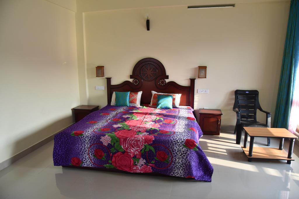 Jungle Palace Homestay Thekkady Luaran gambar