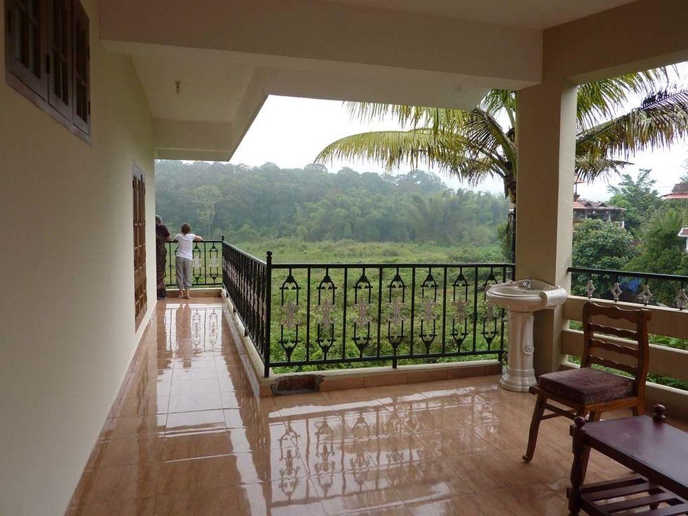 Jungle Palace Homestay Thekkady Luaran gambar