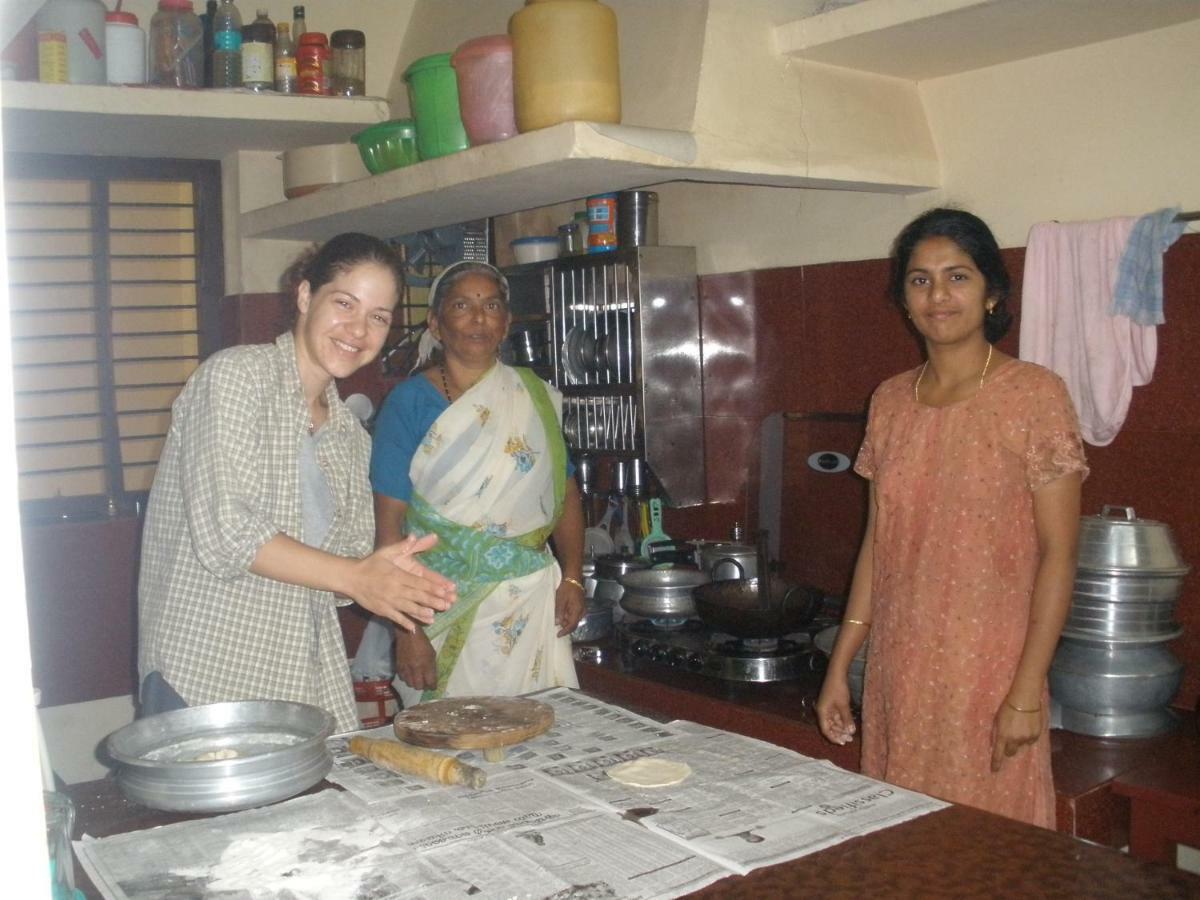 Jungle Palace Homestay Thekkady Luaran gambar