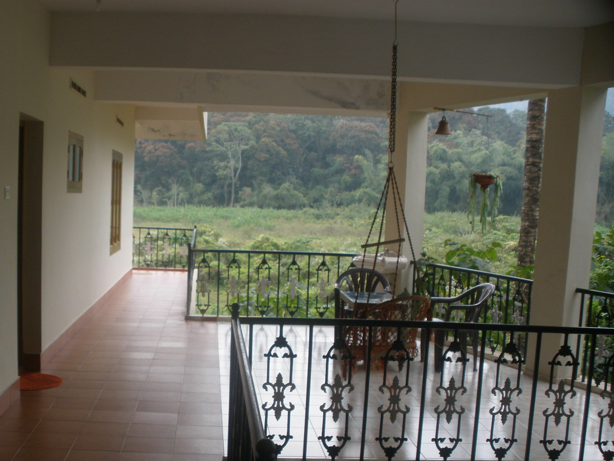 Jungle Palace Homestay Thekkady Luaran gambar